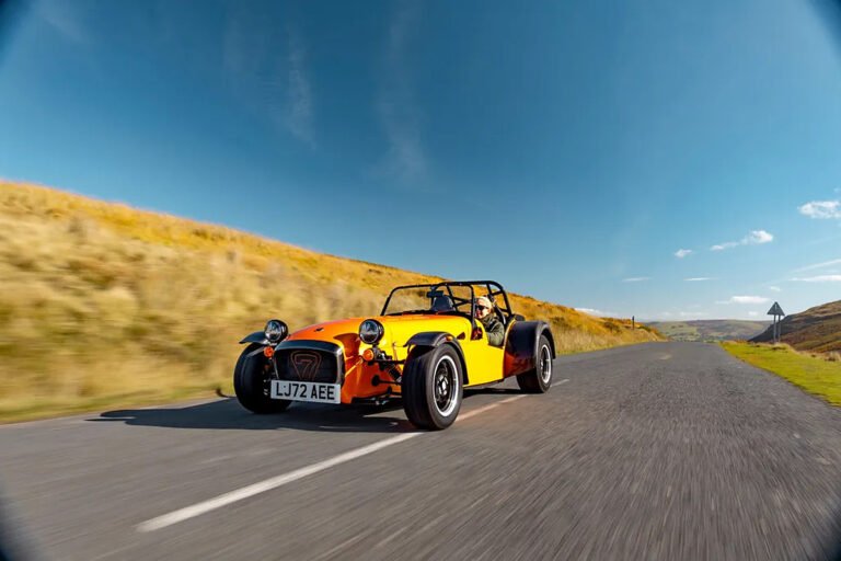 Light is Right ! Notre Selection de 8 voitures légères et performantes.
