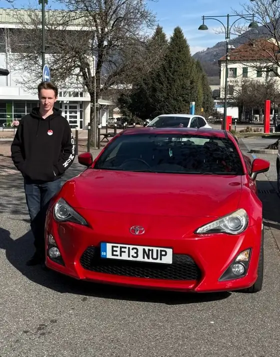 Toyota GT86 import&eacute;e du Royaume-Uni par Gocarz, avec son propri&eacute;taire